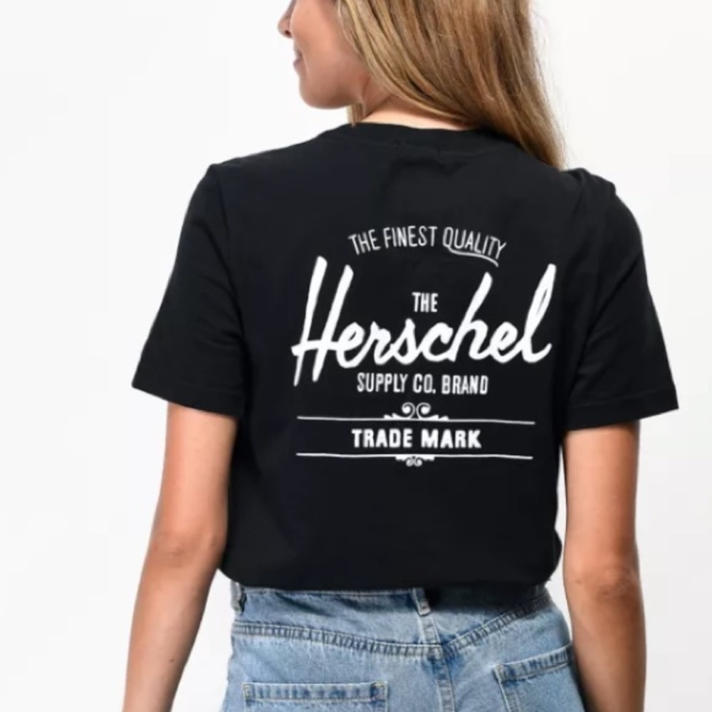 Herschel SUPPLY CO BLACK AND WHITE WOMEN’S TEE - Size Large